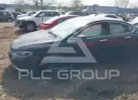2017 Chrysler 200 фото