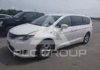 2017 Chrysler PACIFICA photo