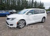 2017 Chrysler PACIFICA photo