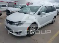 2017 Chrysler PACIFICA photo