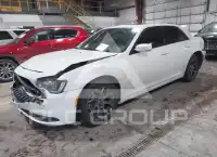 2017 Chrysler 300 фото