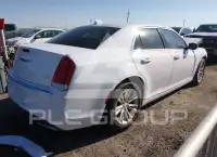 2017 Chrysler 300 photo