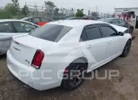 2017 Chrysler 300 photo