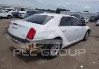 2017 Chrysler 300 фото