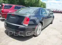 2017 Chrysler 300 фото