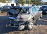 2017 Chrysler 300 фото