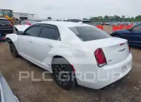 2017 Chrysler 300 photo