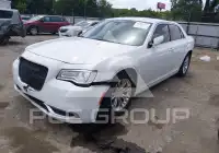 2017 Chrysler 300 фото