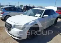 2017 Chrysler 300 фото