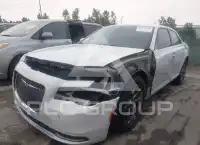 2017 Chrysler 300 фото
