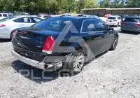 2017 Chrysler 300 фото