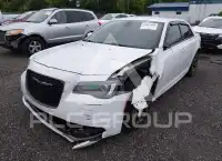 2017 Chrysler 300 фото