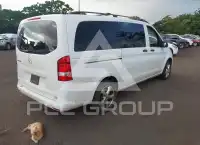 2017 Mercedes Benz METRIS photo
