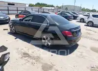 2017 Mercedes Benz E 300 photo