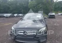 2017 Mercedes Benz E 300 фото