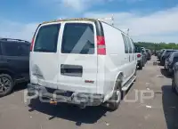 2017 GMC SAVANA photo