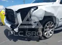 2017 GMC YUKON фото