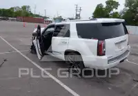 2017 GMC YUKON фото