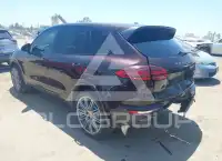 2017 Porsche Cayenne photo