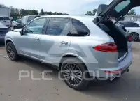 2017 Porsche Cayenne photo