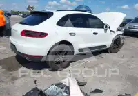 2017 Porsche MACAN photo