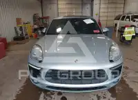 2017 Porsche MACAN photo