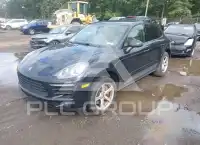 2017 Porsche MACAN photo