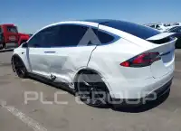 2017 Tesla Model X фото