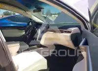 2017 Tesla Model X photo
