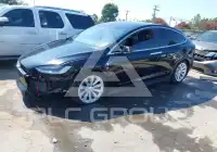 2017 Tesla Model X фото