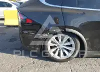 2017 Tesla Model X фото