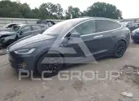 2017 Tesla Model X фото