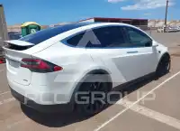 2017 Tesla Model X фото