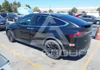 2017 Tesla Model X фото
