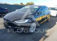 2017 Tesla Model X фото
