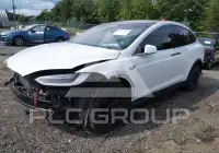 2017 Tesla Model X фото