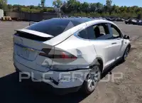 2017 Tesla Model X фото