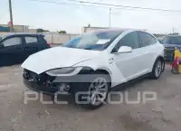 2017 Tesla Model X фото