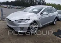 2017 Tesla Model X фото