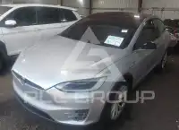 2017 Tesla Model X фото