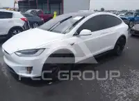 2017 Tesla Model X фото