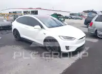 2017 Tesla Model X фото
