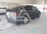 2017 Tesla Model X фото
