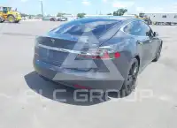 2017 Tesla Model S фото
