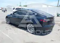 2017 Tesla Model 3 фото