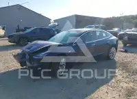 2017 Tesla Model 3 фото