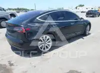 2017 Tesla Model 3 фото