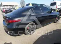 2017 Alfa Romeo Giulia photo