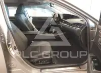 2017 Lexus ES350 photo