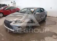 2017 Lexus ES350 photo
